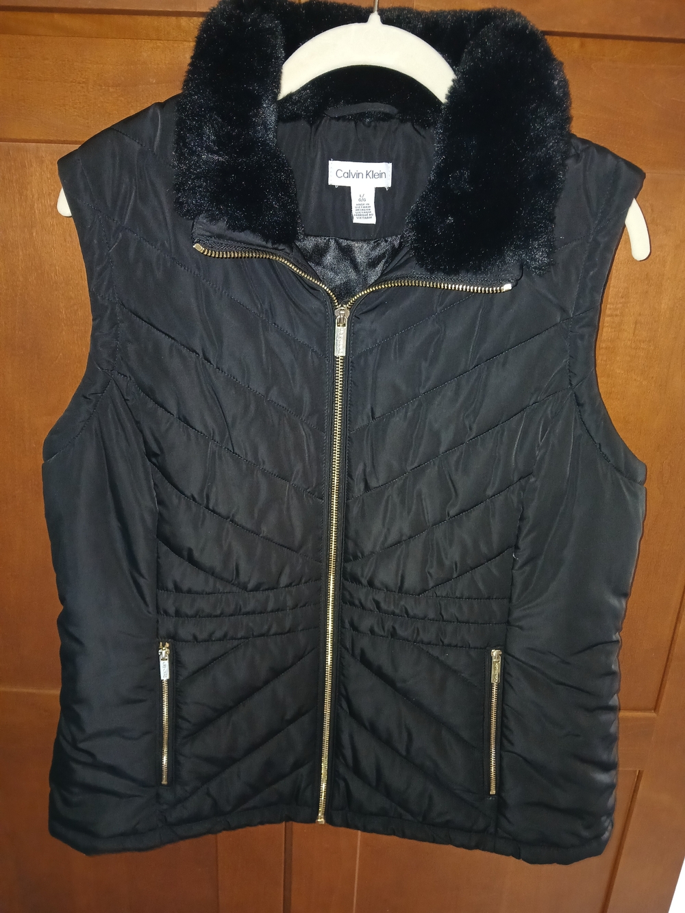 Calvin Klein Women's Black Quilted Puffer Vest with Faux Fur Collar L